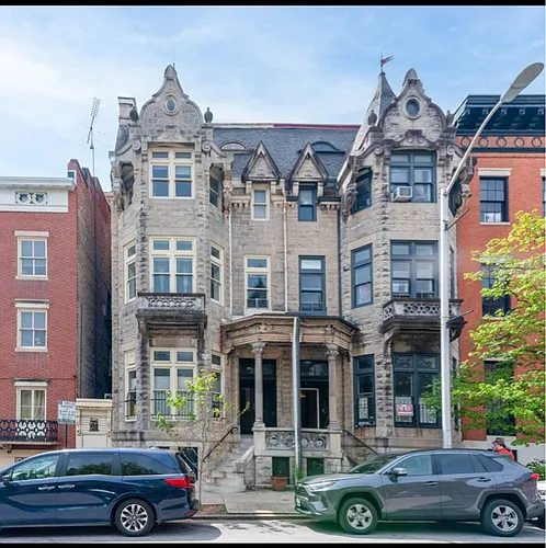 109 W Monument St Photo 1