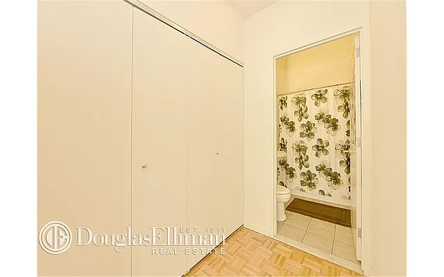 Rented by Douglas Elliman | media 14