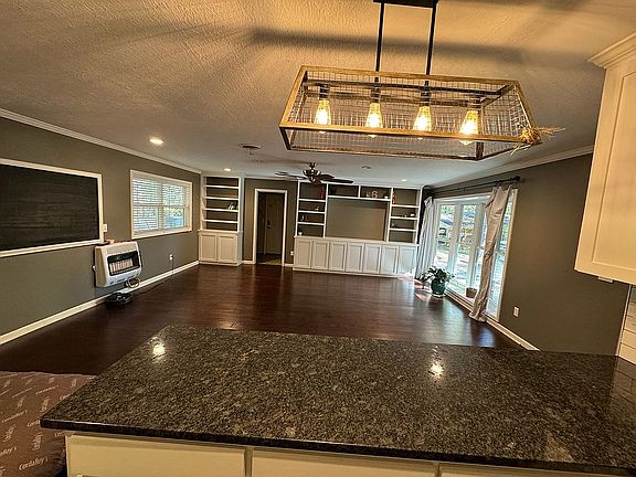 5th image of 700 Westland Dr