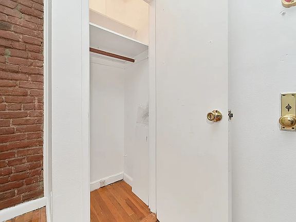 3rd image of 241 W 24th St #4BB