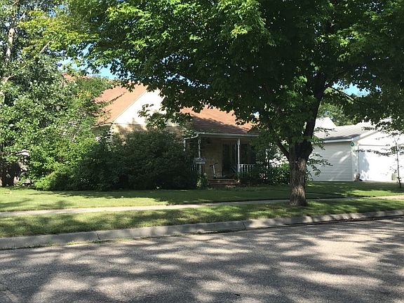 3rd image of 245 Merriam Ave N