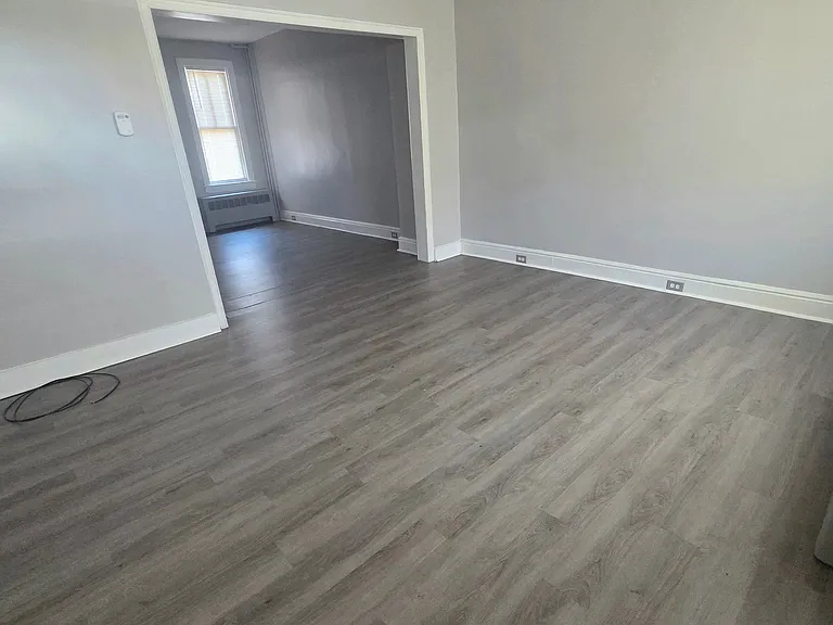 934 N Duke St — Photo 2