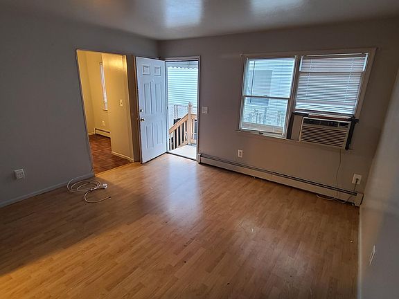 5th image of 272 Alverson Ave
