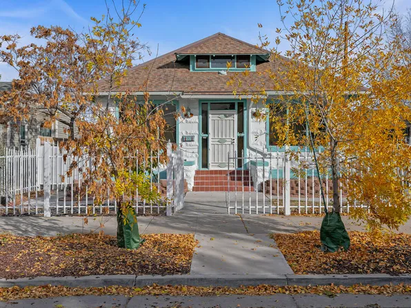 707 Slate Ave NW, Albuquerque, NM 87102