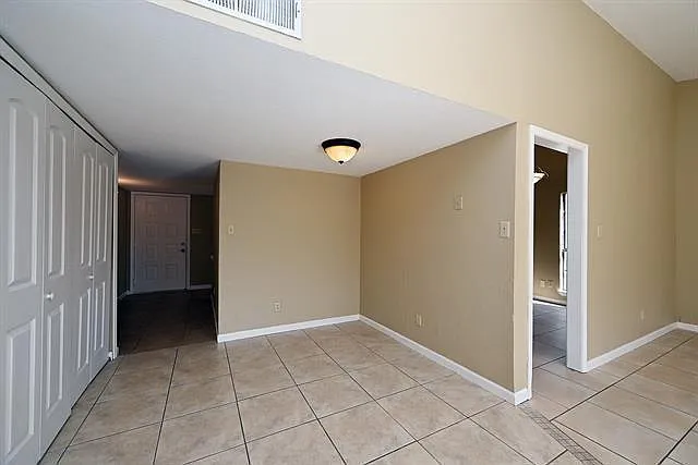 4325 Ireland Dr — Photo 11