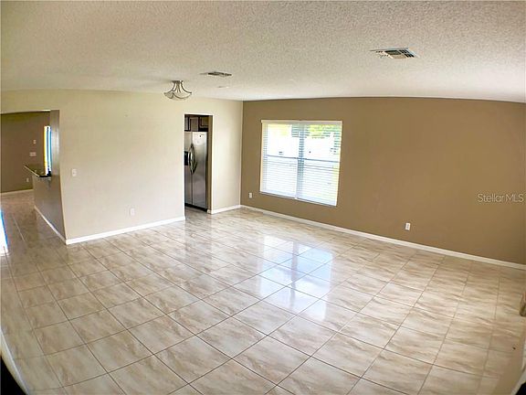3rd image of 3276 Amberley Park Cir