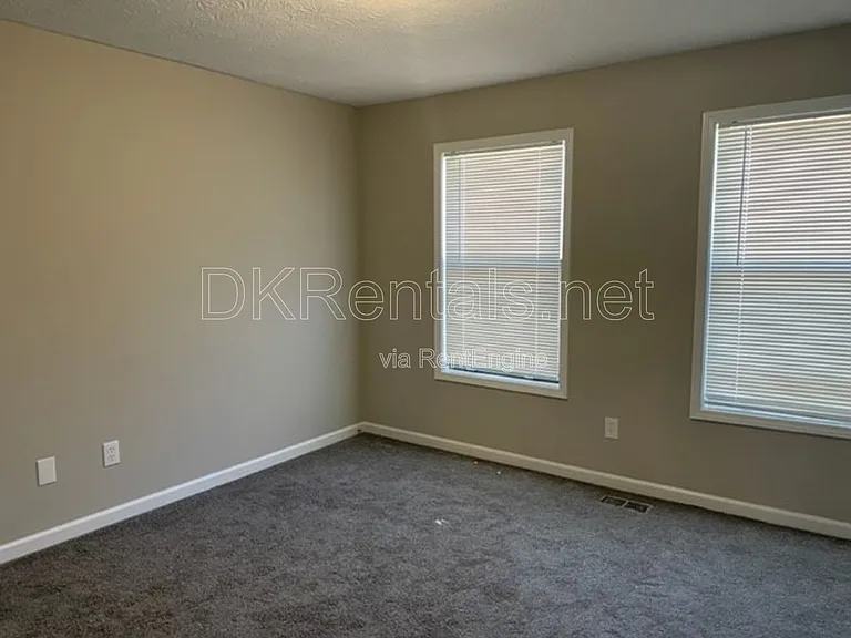 1092 Dassow Ct — Photo 14