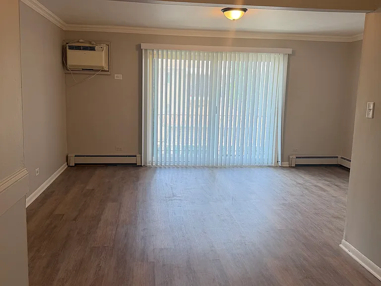 5810 W 87th St #2D — Photo 8