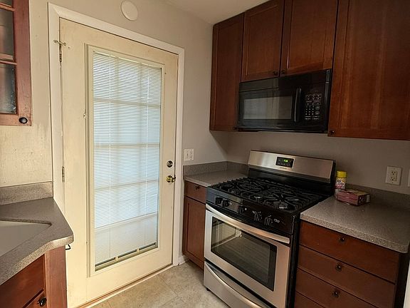 3rd image of 130 S Front St #132