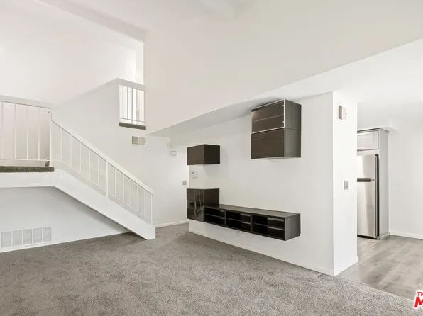 24817 Sand Wedge Ln, Santa Clarita, CA 91355