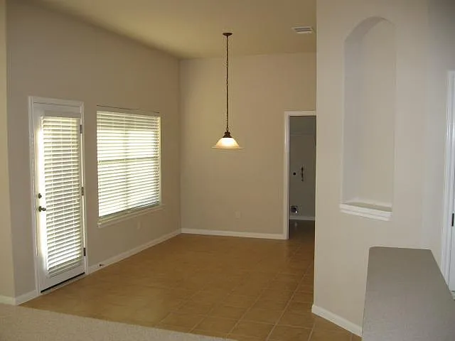 913 Rochester Castle Way — Photo 5