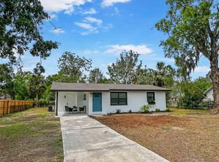 412 Sunny Ct, Fruitland Park, FL 34731