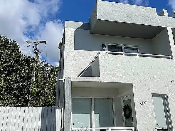 3607 SW 17th St, Miami, FL 33145