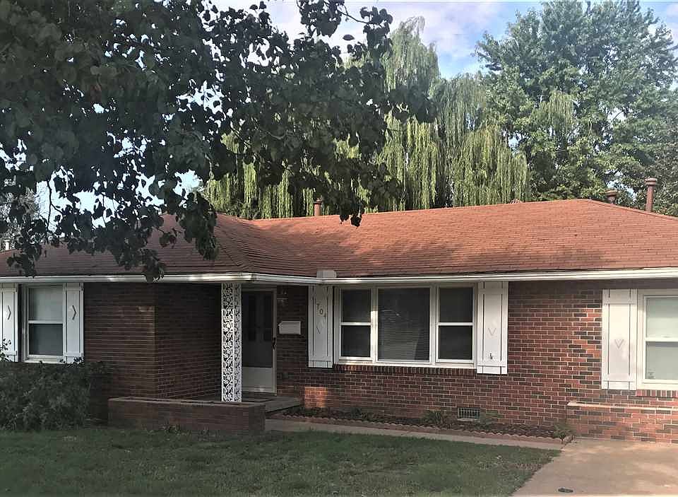1st image of 1704 Donahoe Dr