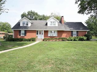 1500 Duval Dr, Godfrey, IL