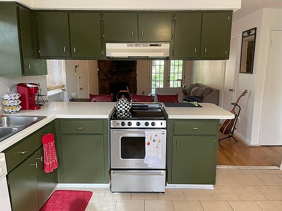 4th image of 2551 Hidden Village Dr