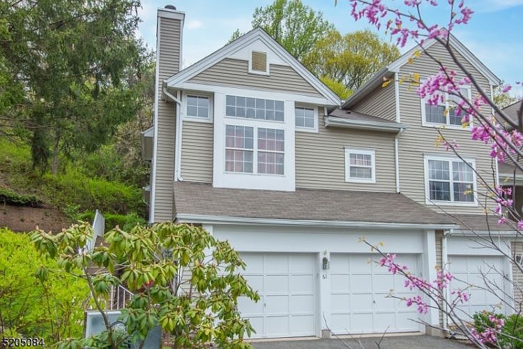 1st image of 61 Woodmont Dr