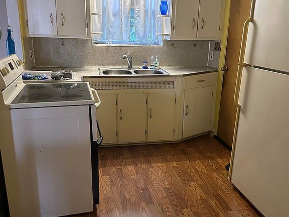 4th image of 1321 Grace St