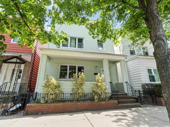 182 Avenue F, Bayonne, NJ 07002