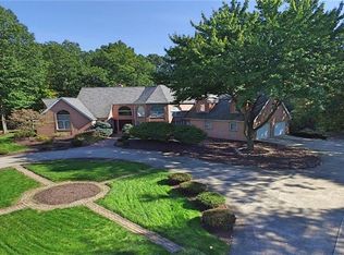 5801 Rosecliff Dr, Lorain, OH 44053