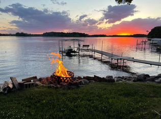 3165 Lake Shore Ave, Maple Plain, MN 55359