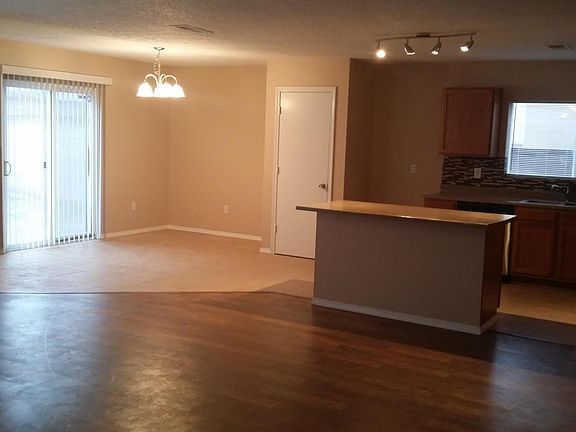 5th image of 423 Desert Rock Dr SW