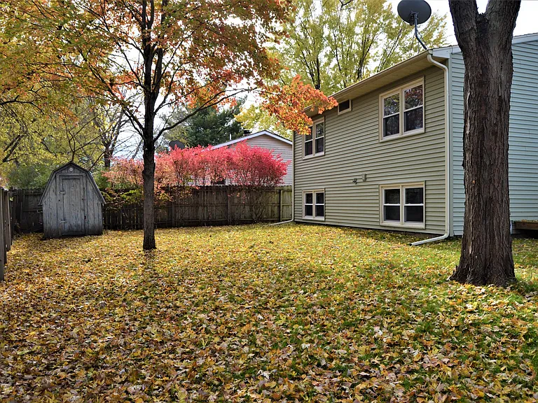 2316 Hackberry Ct — Photo 40