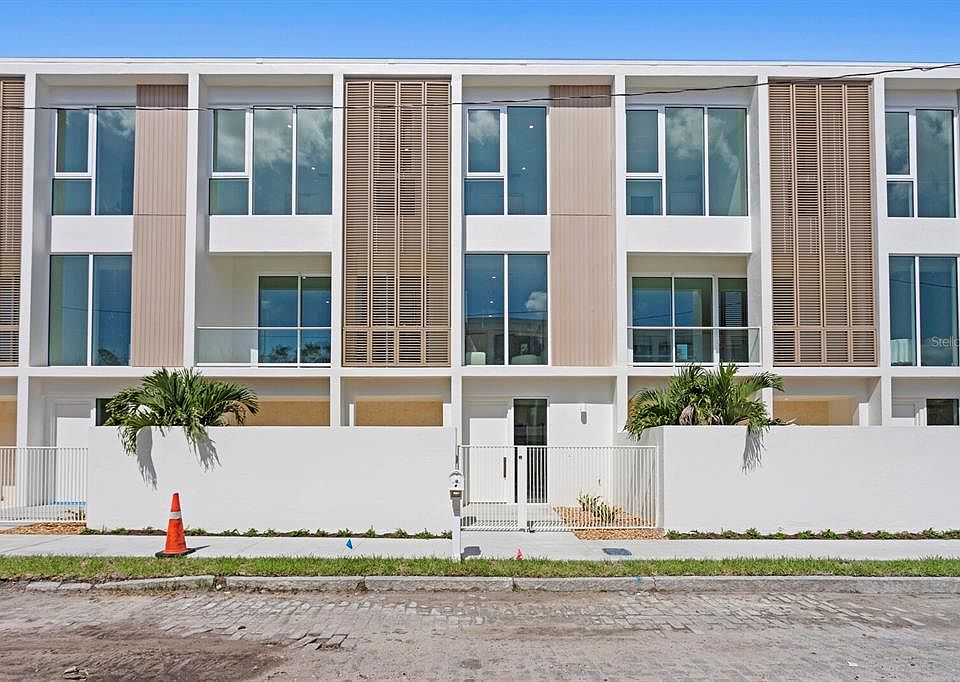 1st image of 2702 N WOODROW AVENUE #1