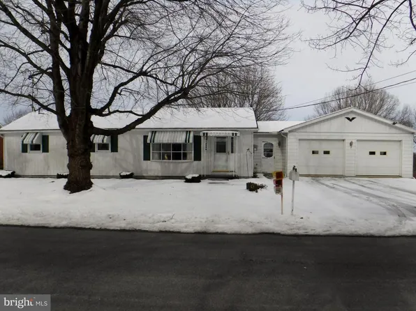 6238 Hillcrest St, Mercersburg, PA 17236