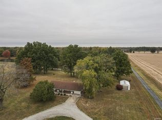 9467 Fruit Rd, Alhambra, IL 62001