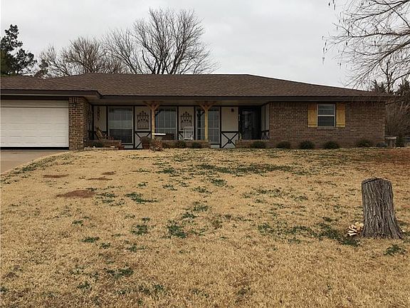 3rd image of 814 W Skyline Dr