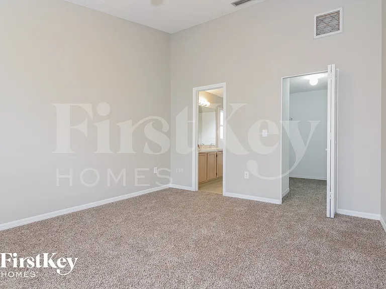 4705 Hunts Ct — Photo 8