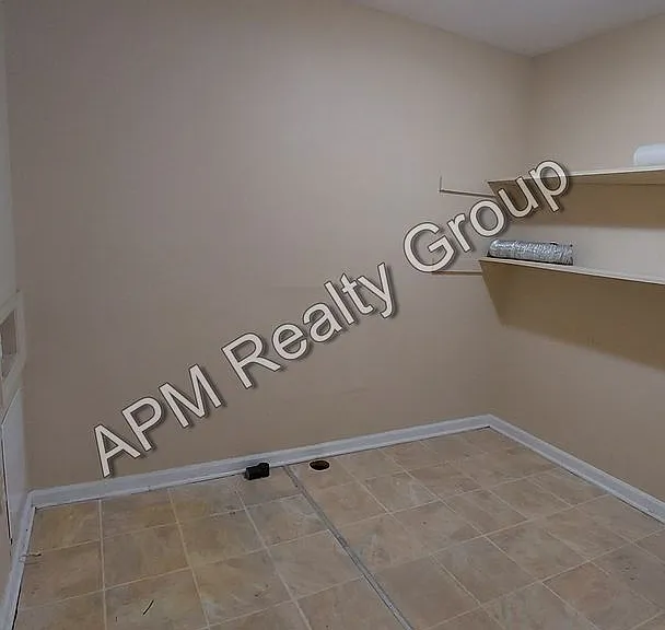 329 Ovanta Rd — Photo 8