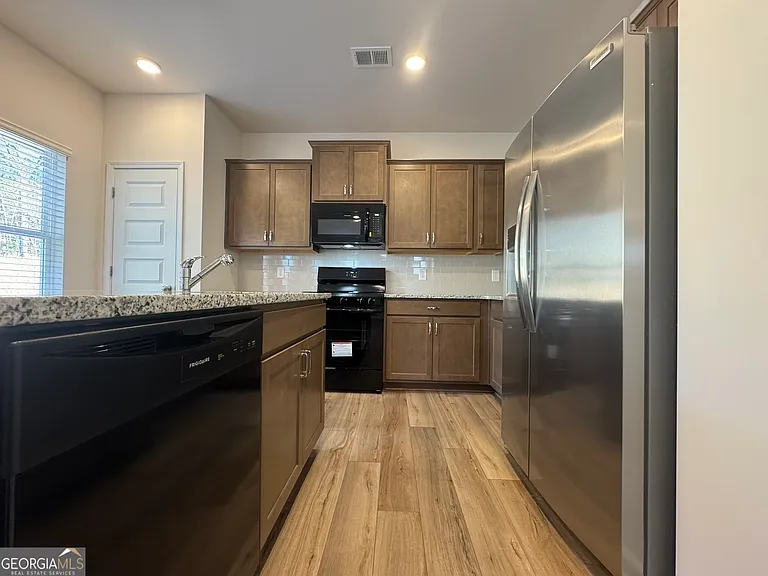 190 Fair Oak Ln — Photo 11