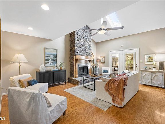 4th image of 404 Laurelwood Dr