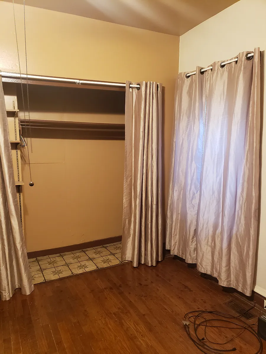 Building Photo - 4829 Margaretta Ave #1F