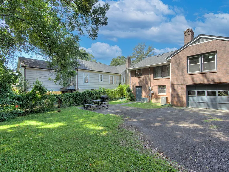 629 Grandin Rd — Photo 28