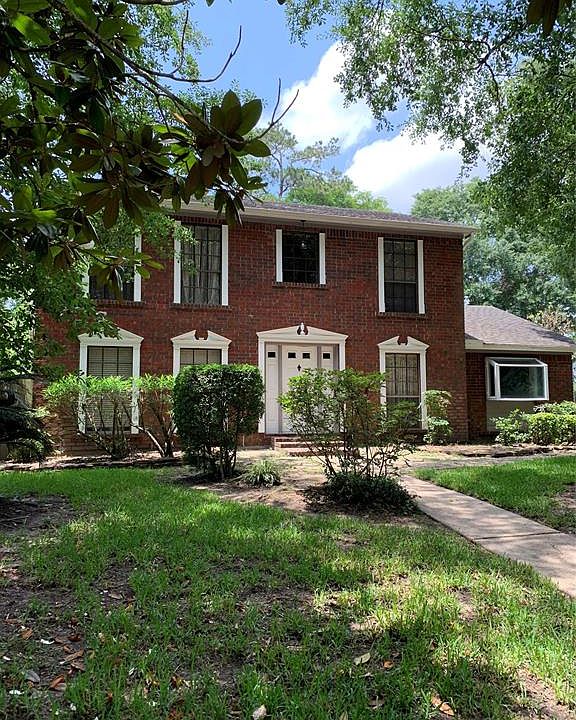 1st image of 3811 Village Oaks Dr