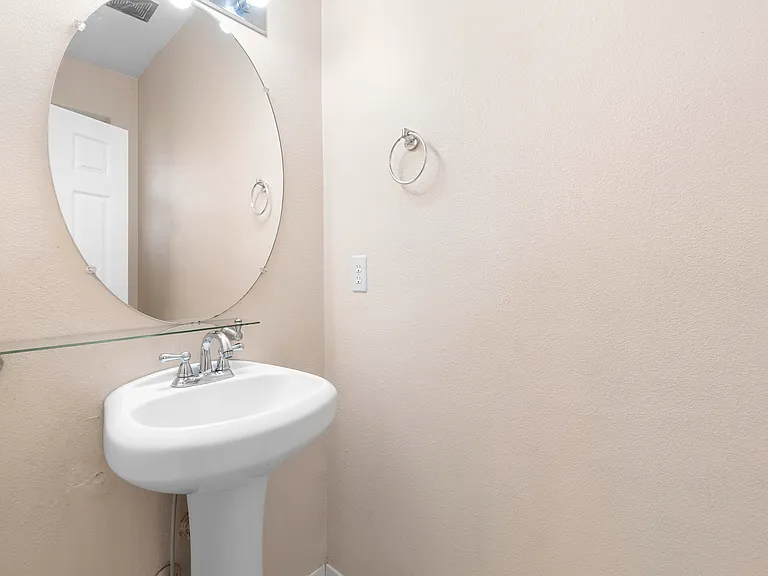 1639 SW Wright Pl — Photo 11