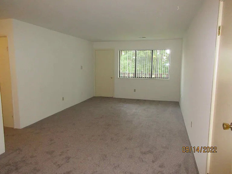 N111W15782 Vienna Ct #15 — Photo 5