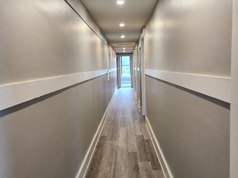 319 N Beatty St #4 — Photo 3