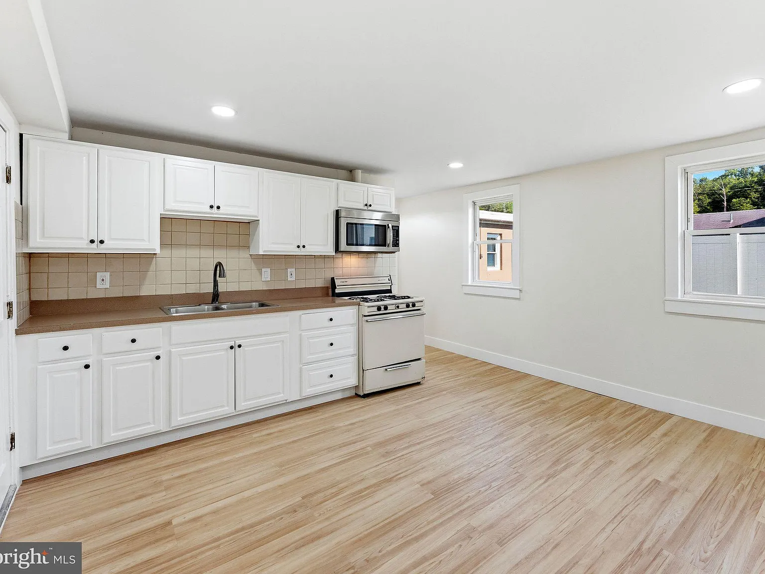 1 bed, 600 sqft, $2,200 — Photo 2