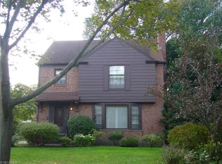 3814 Hillbrook Rd, University Heights, OH 44118