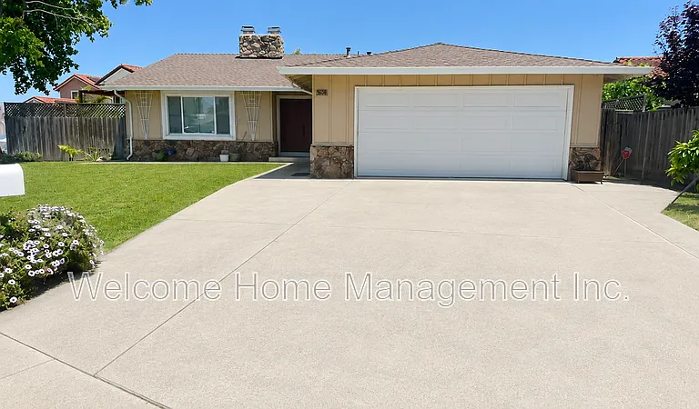 30726 Wainwright Ct — Photo 1