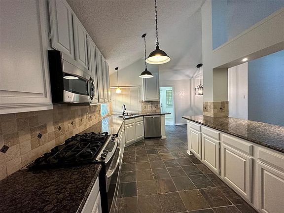 2nd image of 2223 Greencove Ln