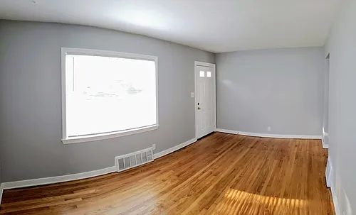 4926 N. 61st St. - *$500 Rent Credit If Moved In By 10/1* Spacious 3 Bedroom 2 Bath Single Family... — Photo 3
