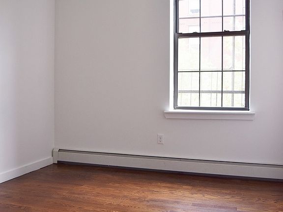 4th image of 387 Quincy St APT 04