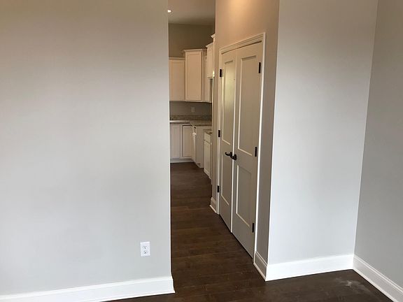 4th image of 3230 Denver Ln