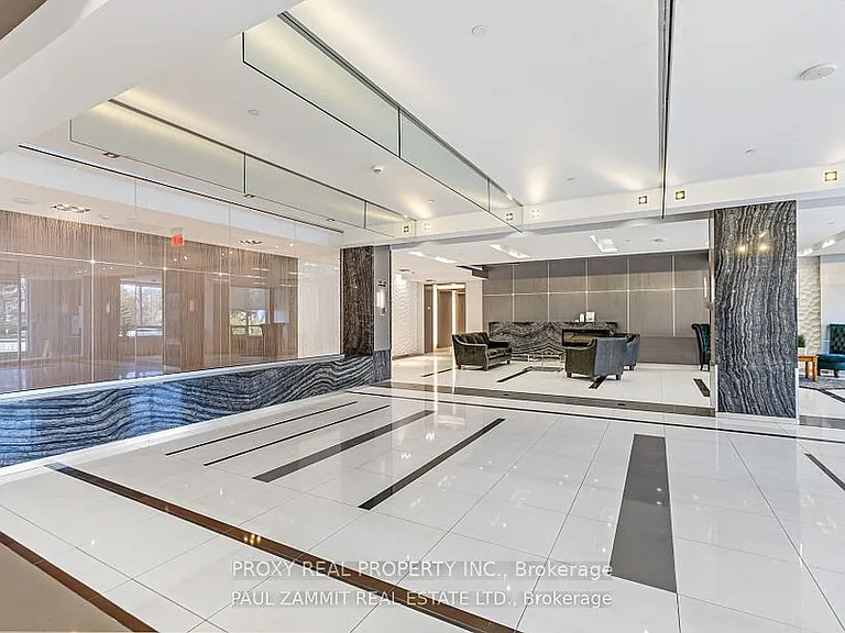 7167 Yonge St #621 — Photo 4