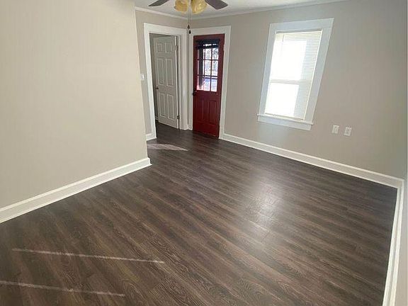 3rd image of 2509A Central Blvd